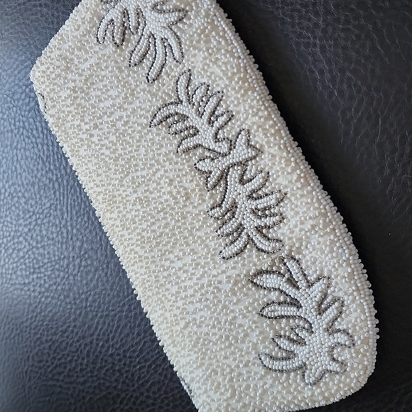 VTG Gimbels beaded purse - Picture 10 of 11